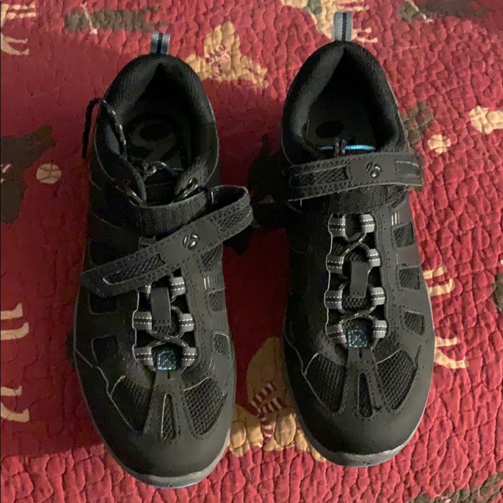 Spin sneakers - Picture 2 of 4